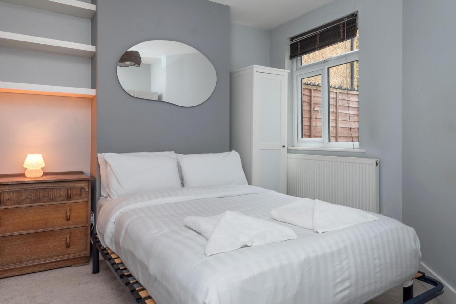 Stylish 1-bed With Private Entrance & Garden * London