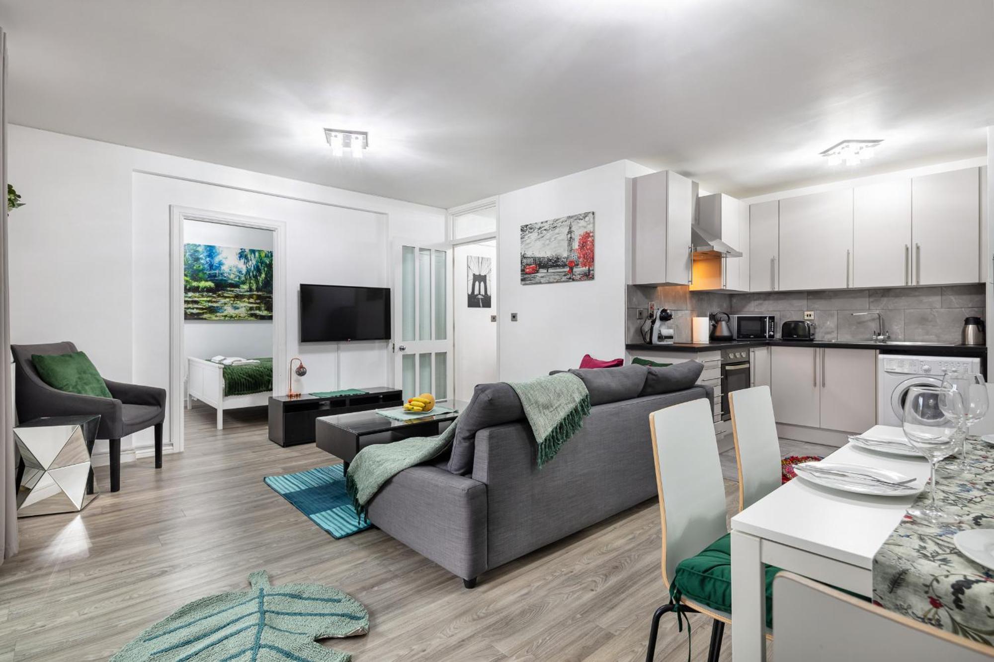'ample Next To Cromwell Hospital In Kensington Apartment