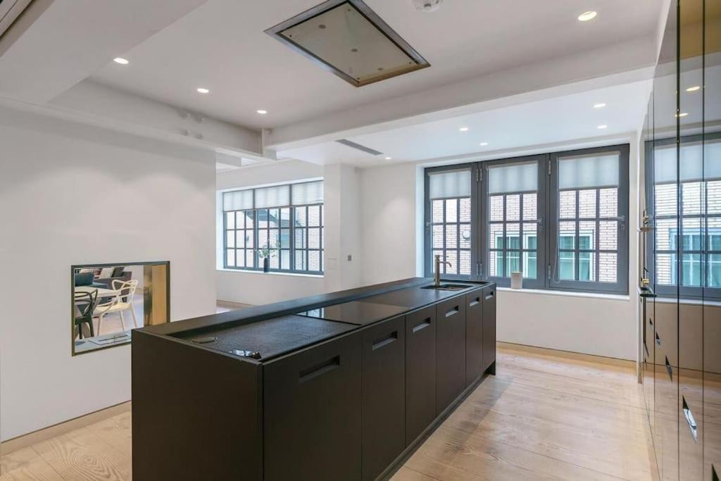 Apartment Luxurious Flat For 8 London