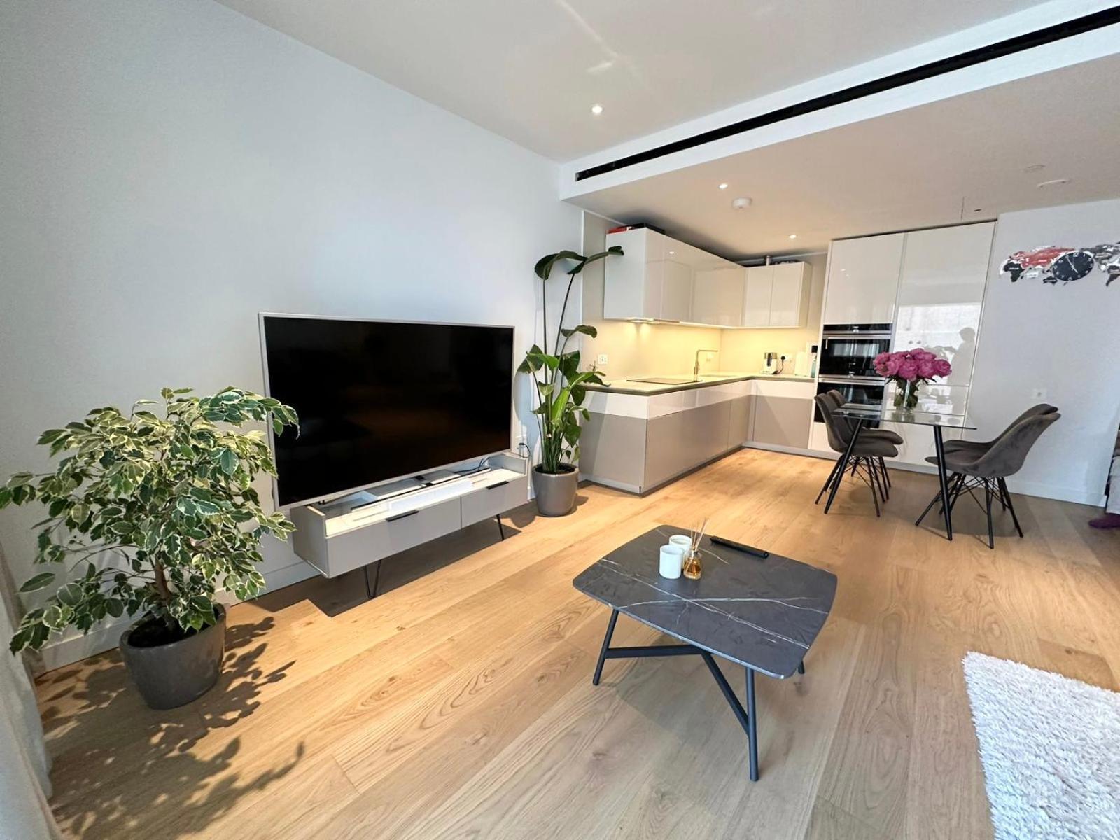 Battersea Power Apartment *