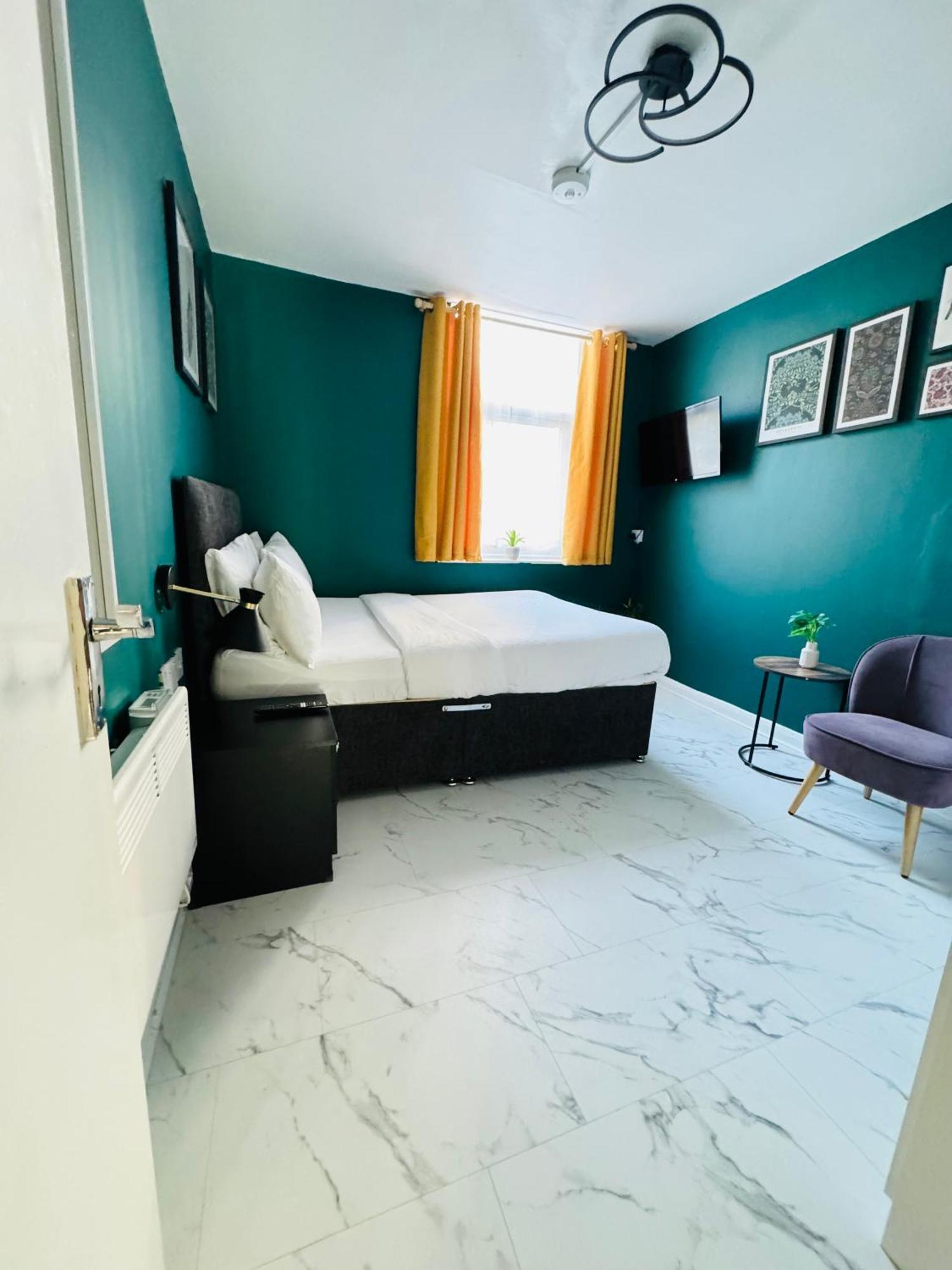Private Flat In 1190 Londres