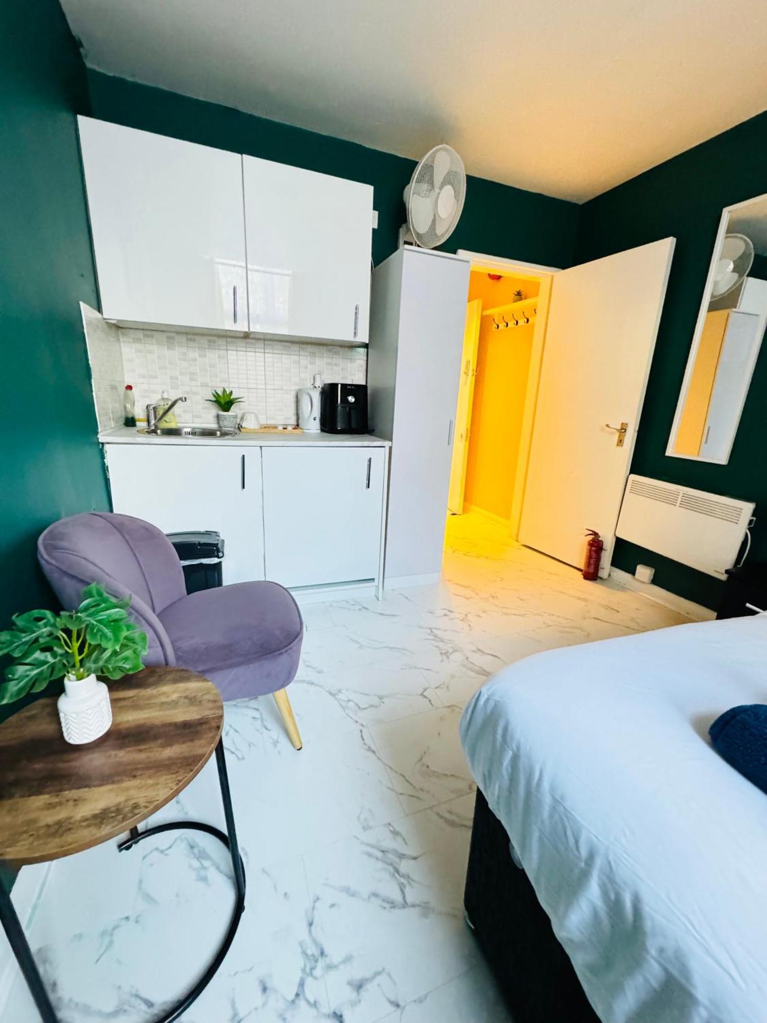 Private Flat In 1190 * Londres