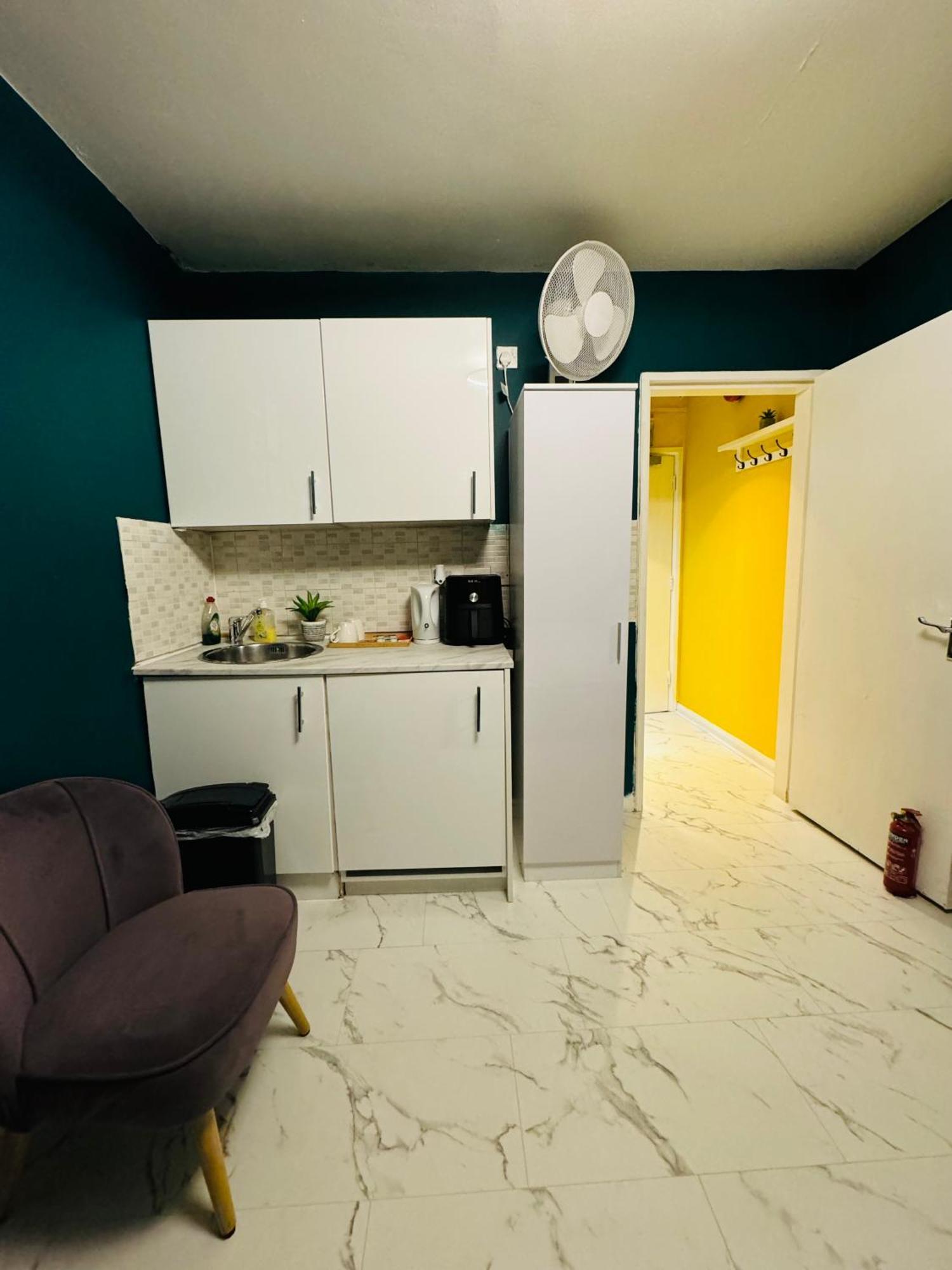Private Flat In 1190 Apartamento Londres