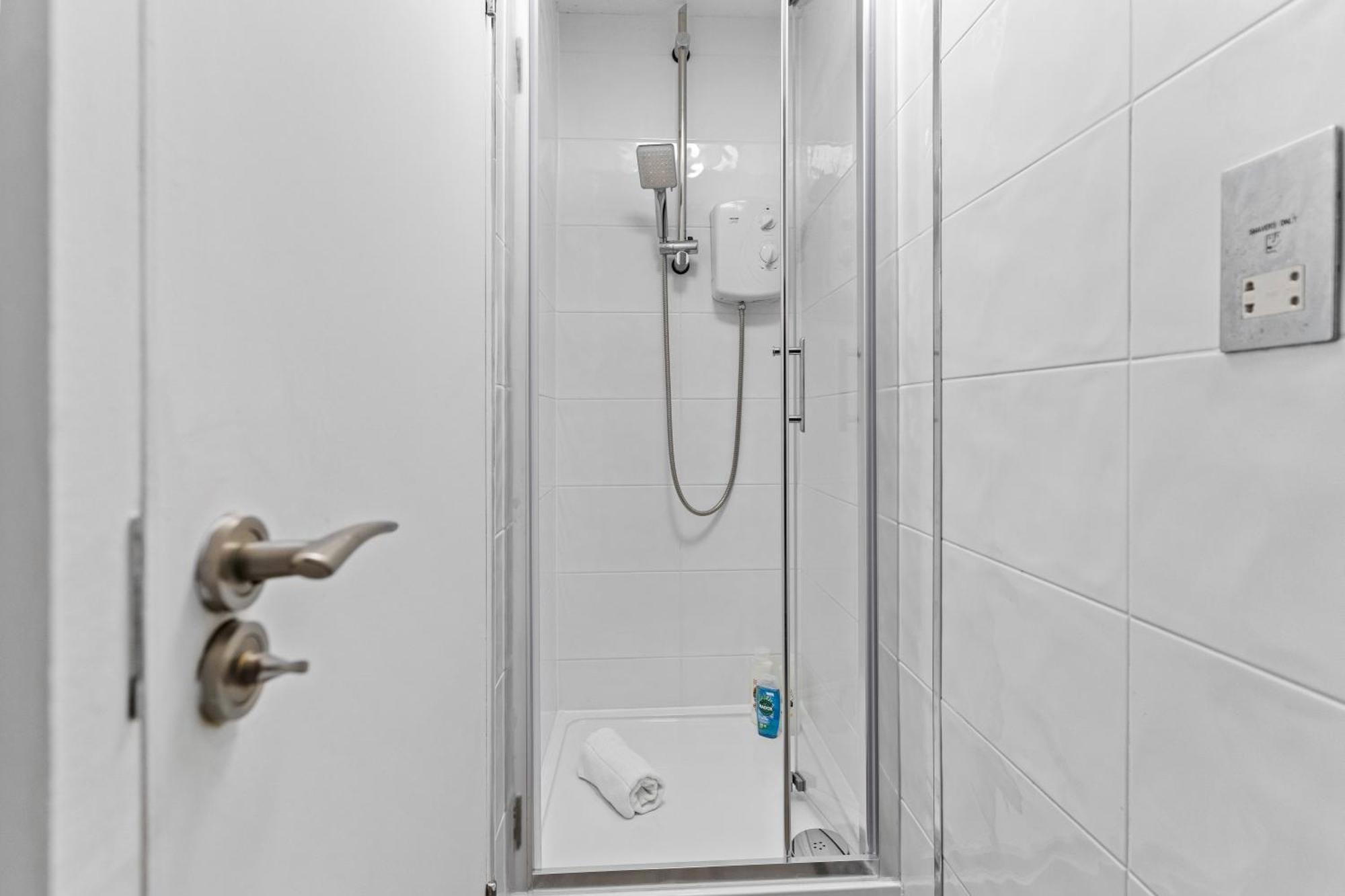 Stylish In Barbican - Prime Location Apartment London