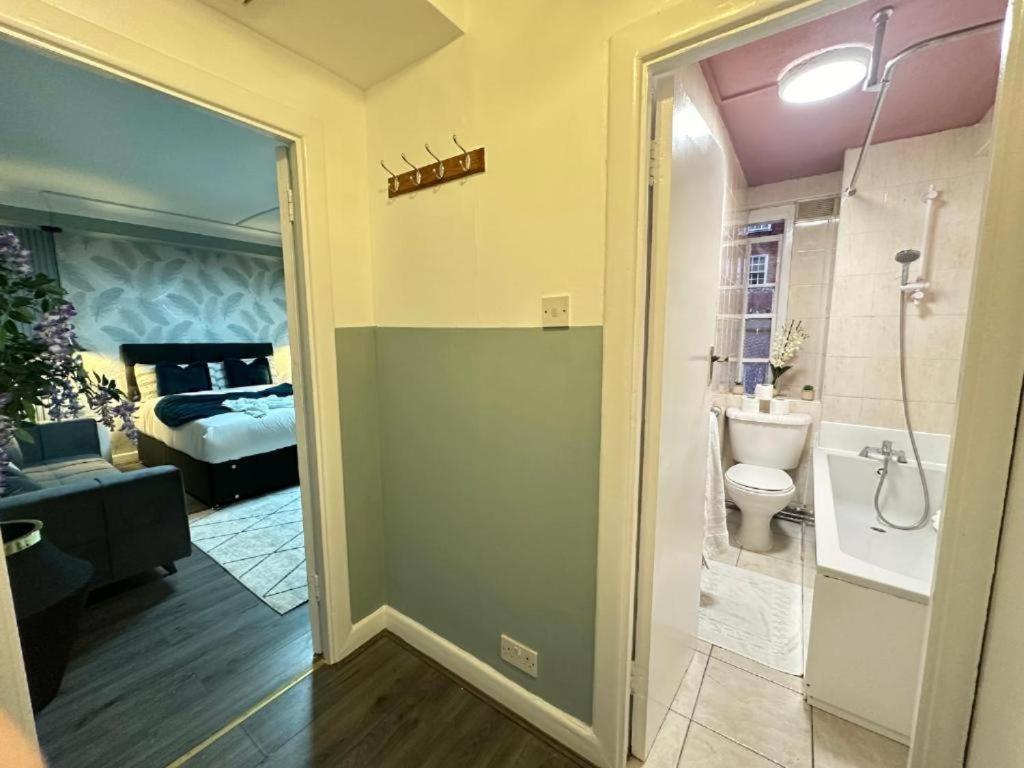 Apartment Beautiful Near Park Lane