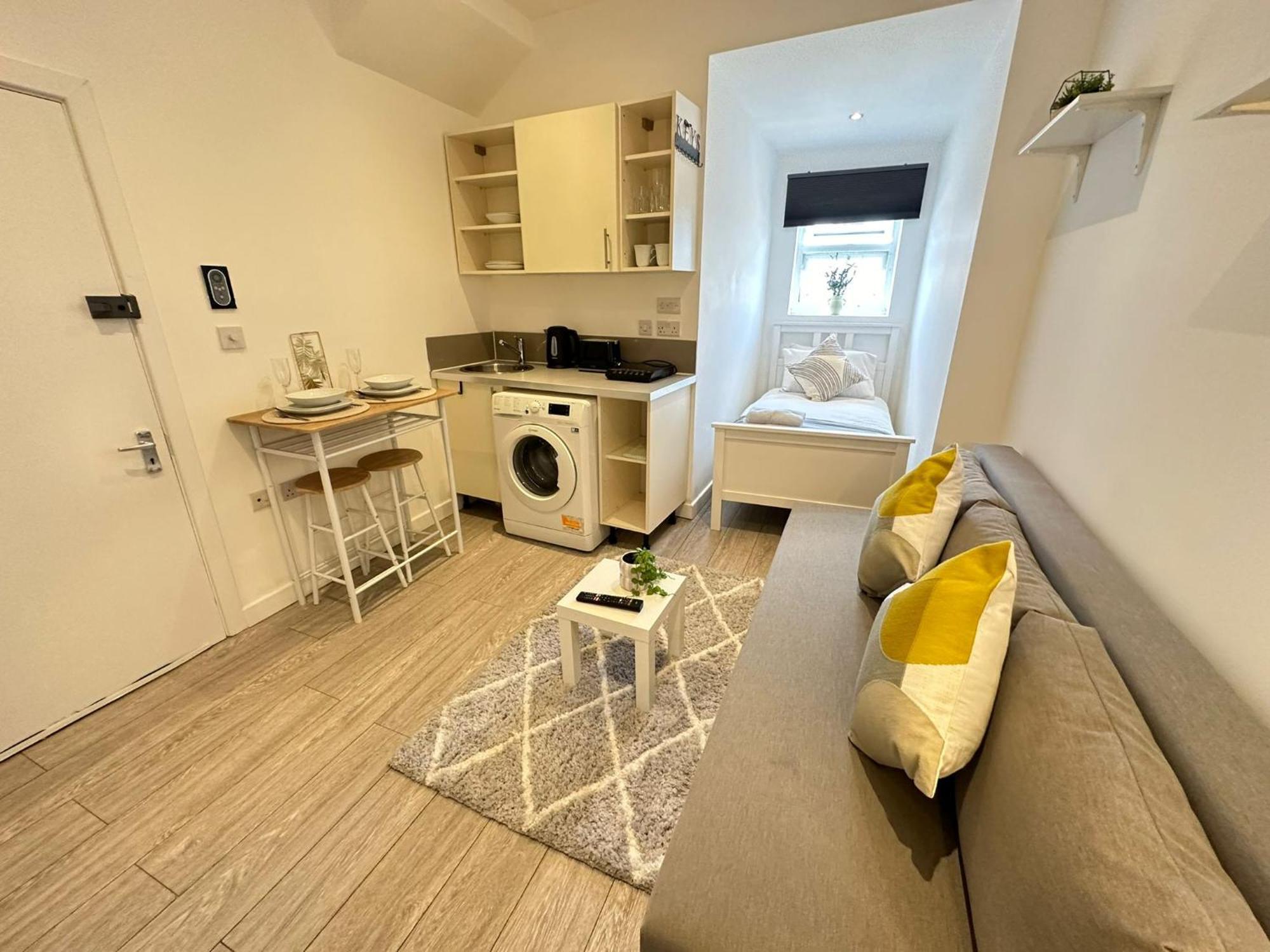 Comfortable Family In Apartamento