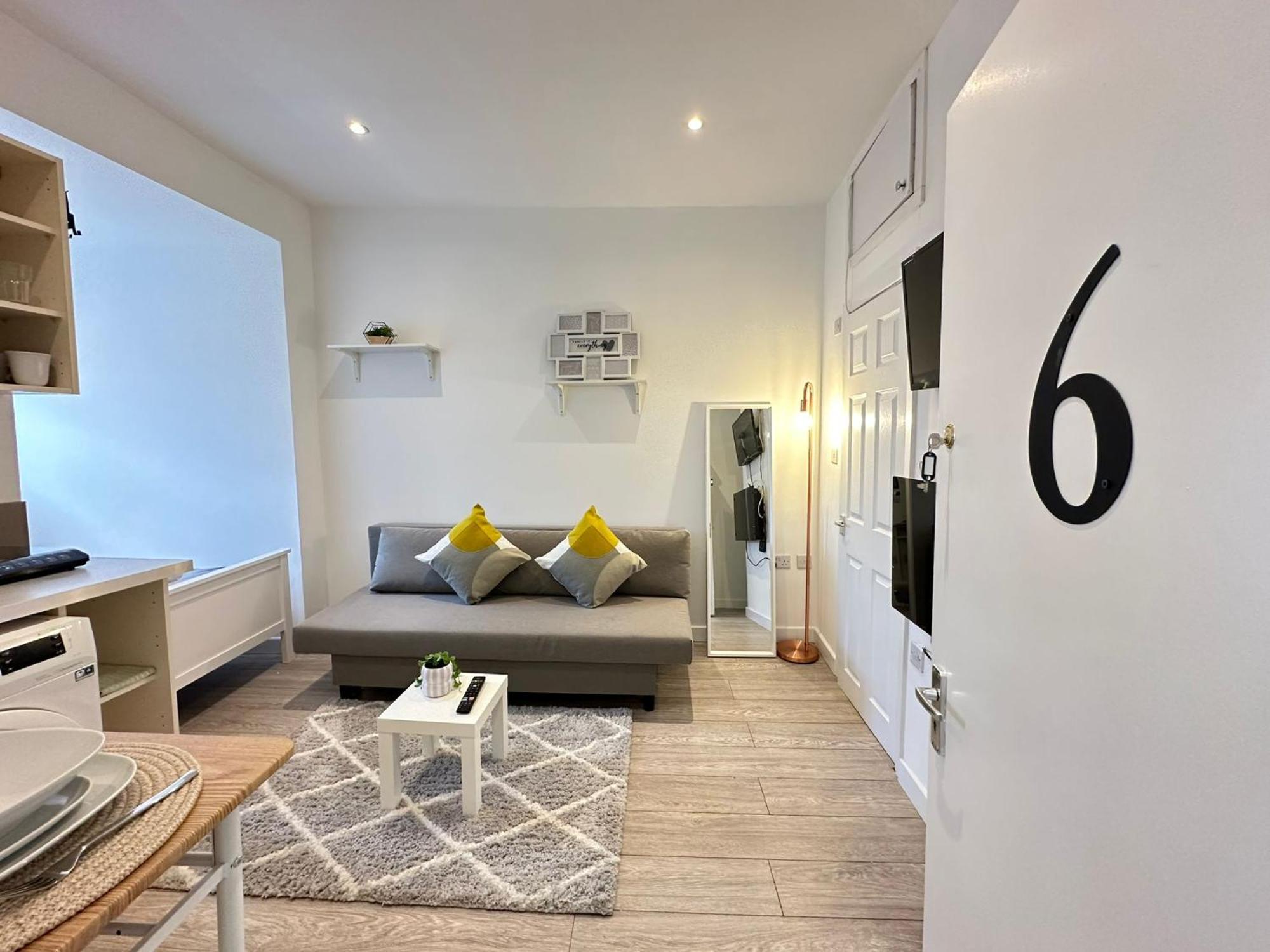 Comfortable Family In Apartamento *
