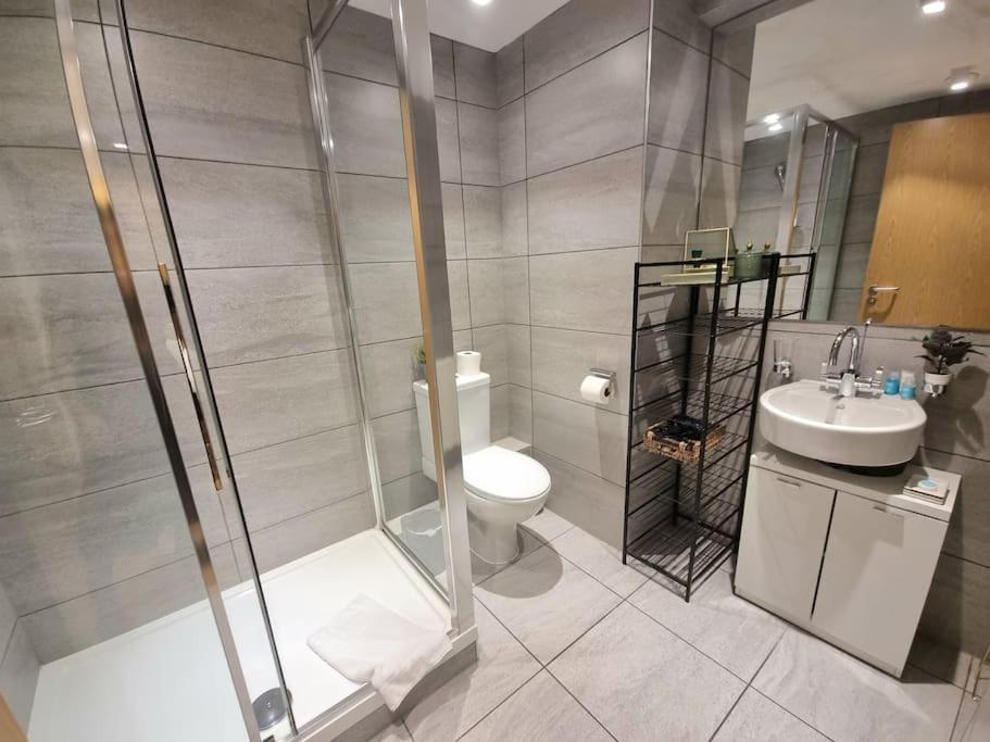 Large Duplex Flat At Bridge Apartment *