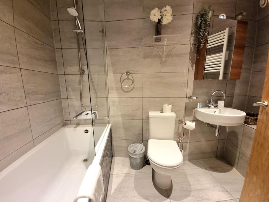 Apartment Large Duplex Flat At Bridge *