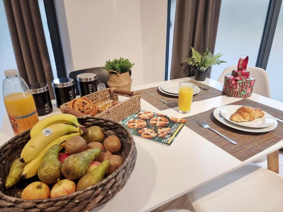 Apartment Large Duplex Flat At Bridge London