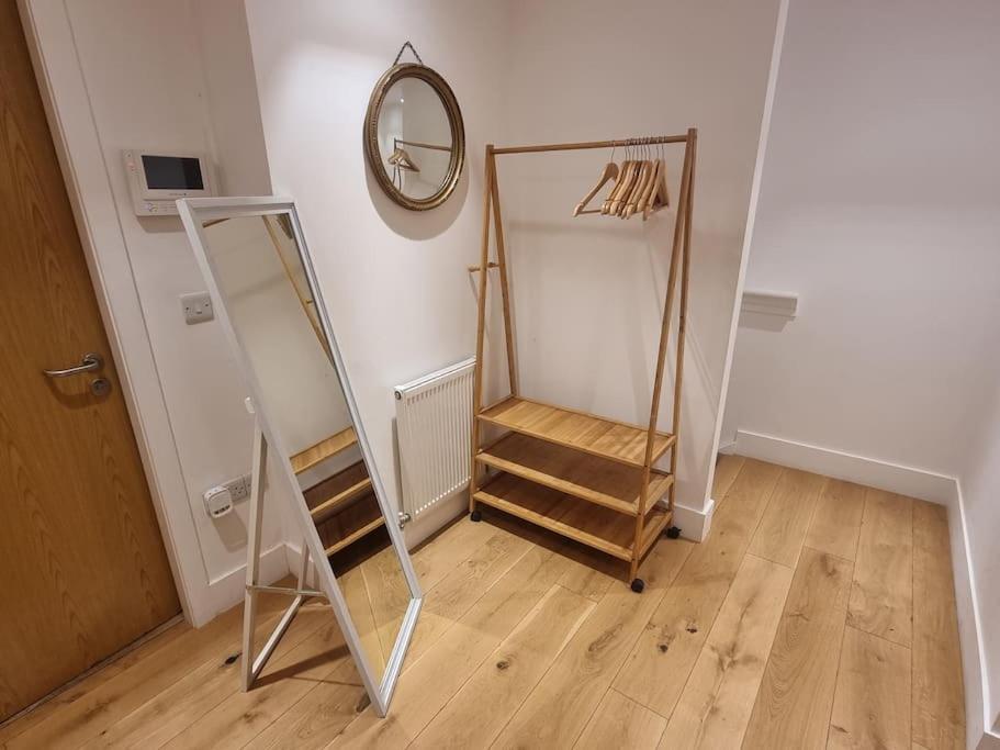 Apartment Large Duplex Flat At Bridge London