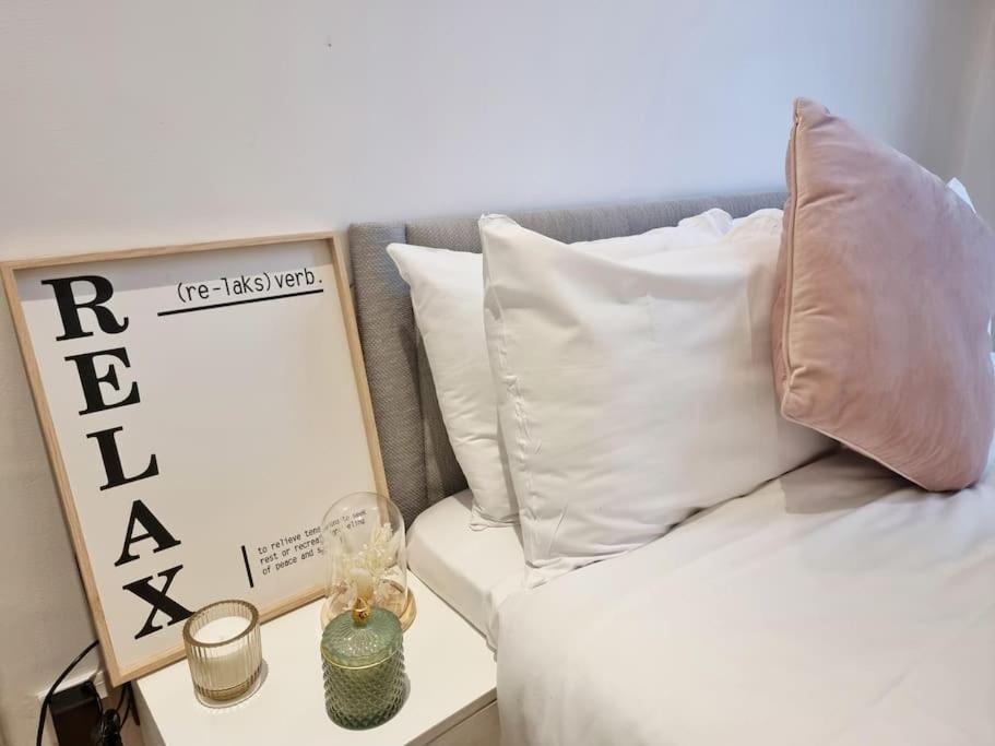 Large Duplex Flat At Bridge * London