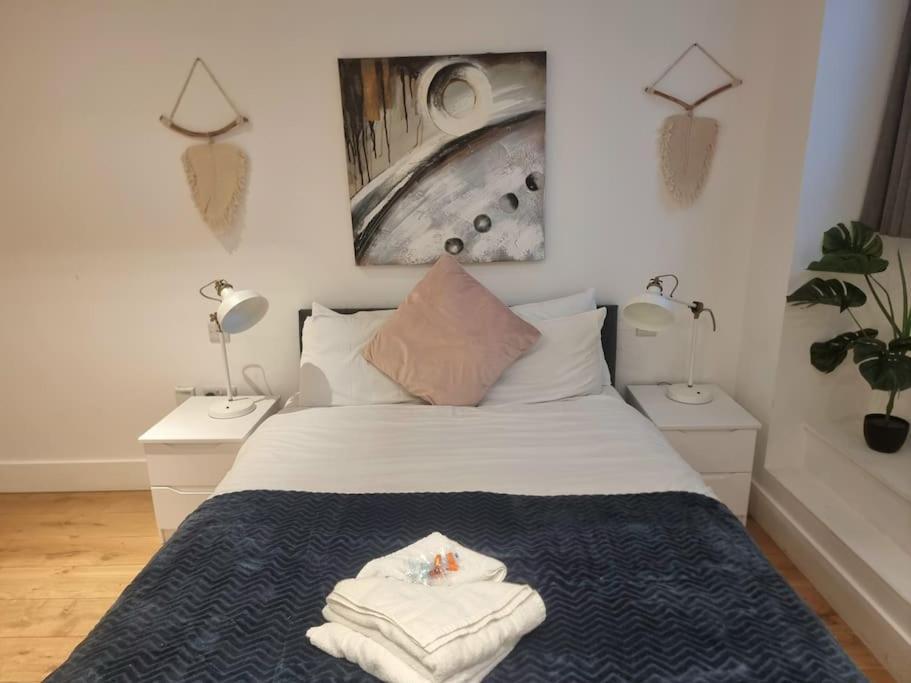 Apartment Large Duplex Flat At Bridge London