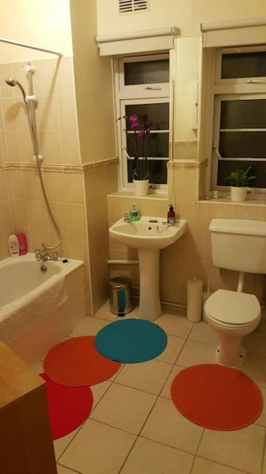 Apartment Place To Chill In Nw Zone 2 London