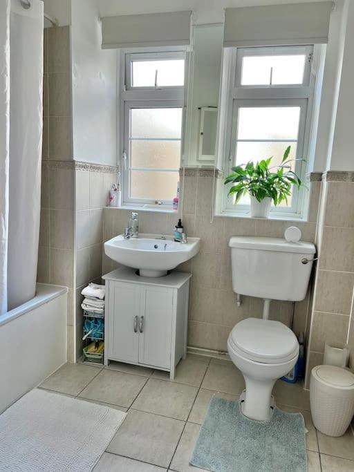 Place To Chill In Nw Zone 2 London