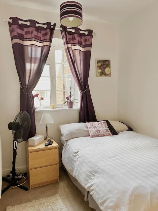 Place To Chill In Nw Zone 2 * London