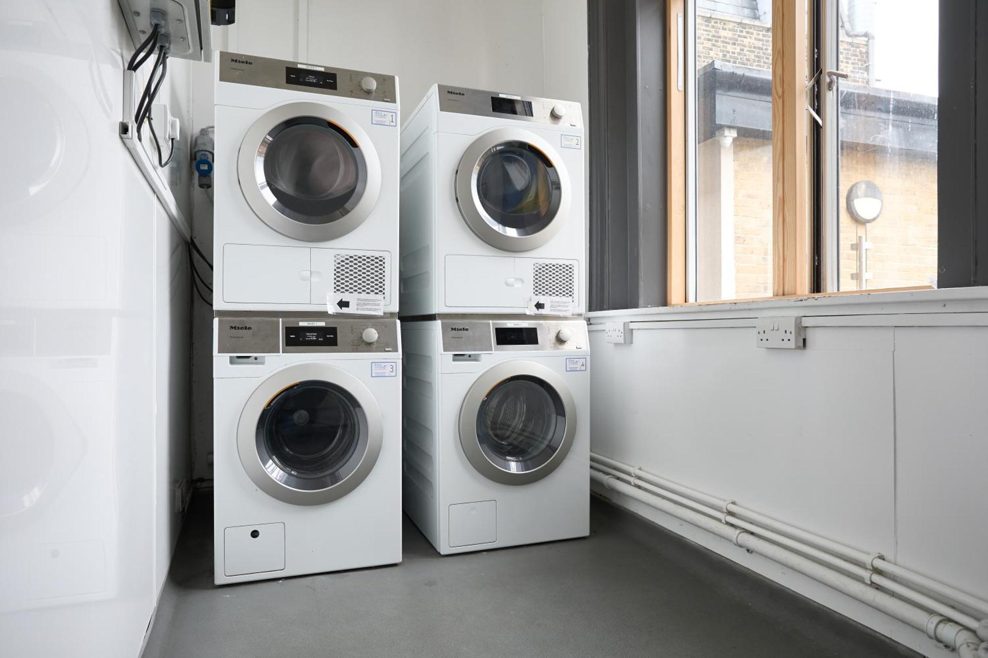 St Christopher's Bridge - Oasis Female Only Hostel *