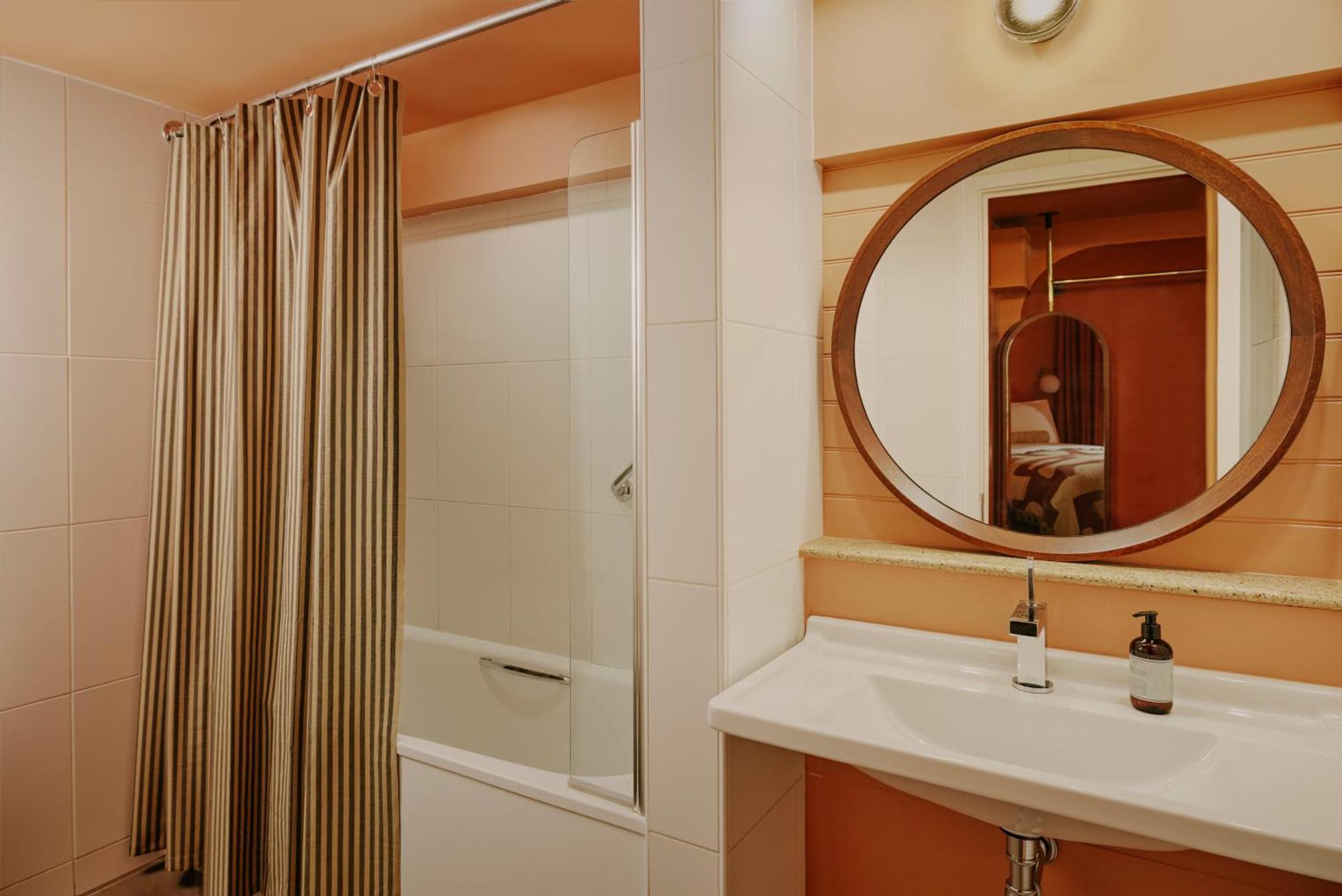 Ember Locke Kensington 4* London