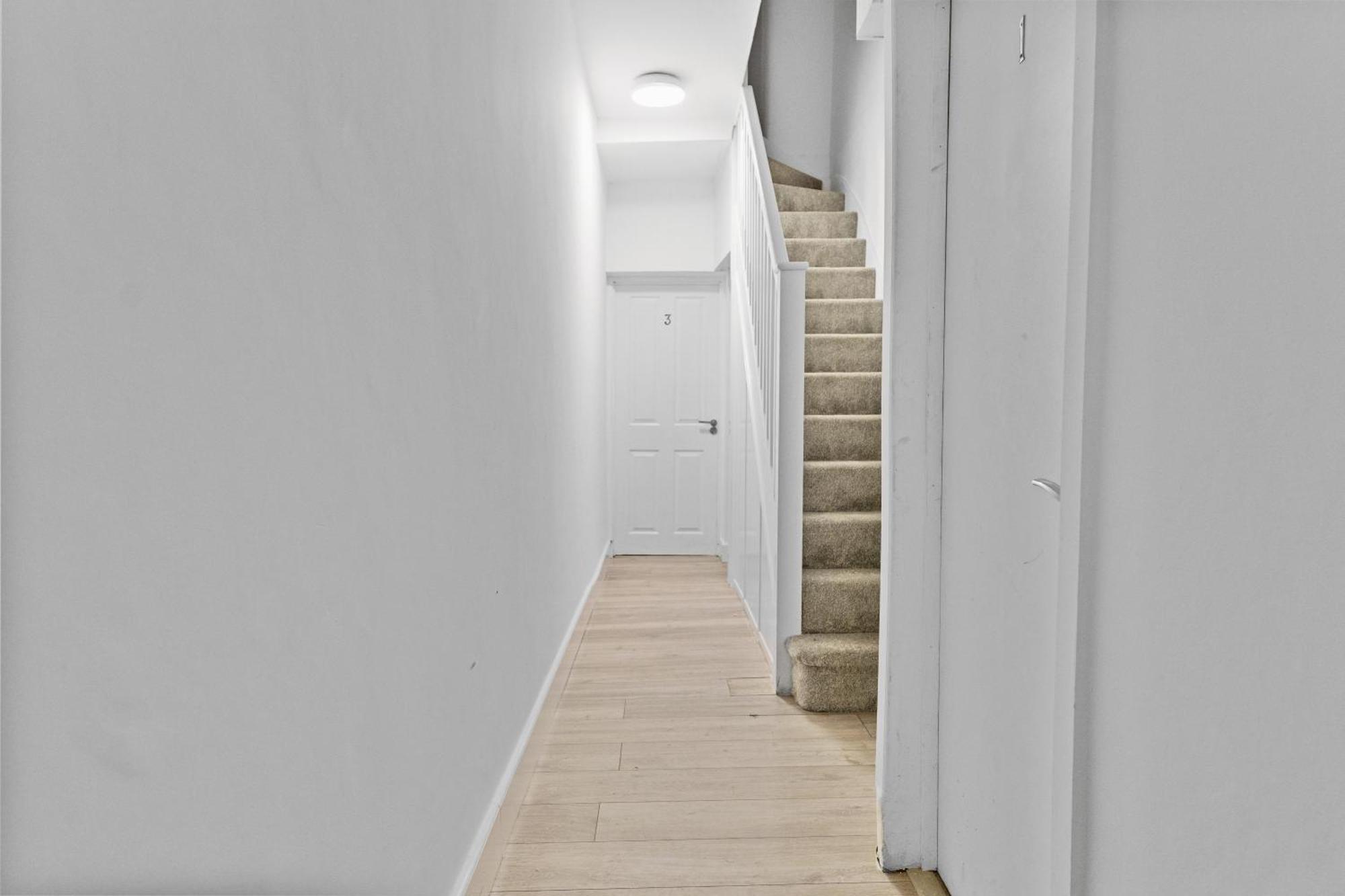 Guest house Modern Studio By Livestay Short Lets & Serviced London