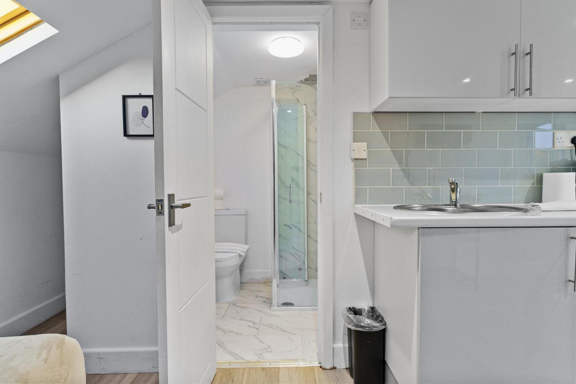 Modern Studio By Livestay Short Lets & Serviced Guest house *