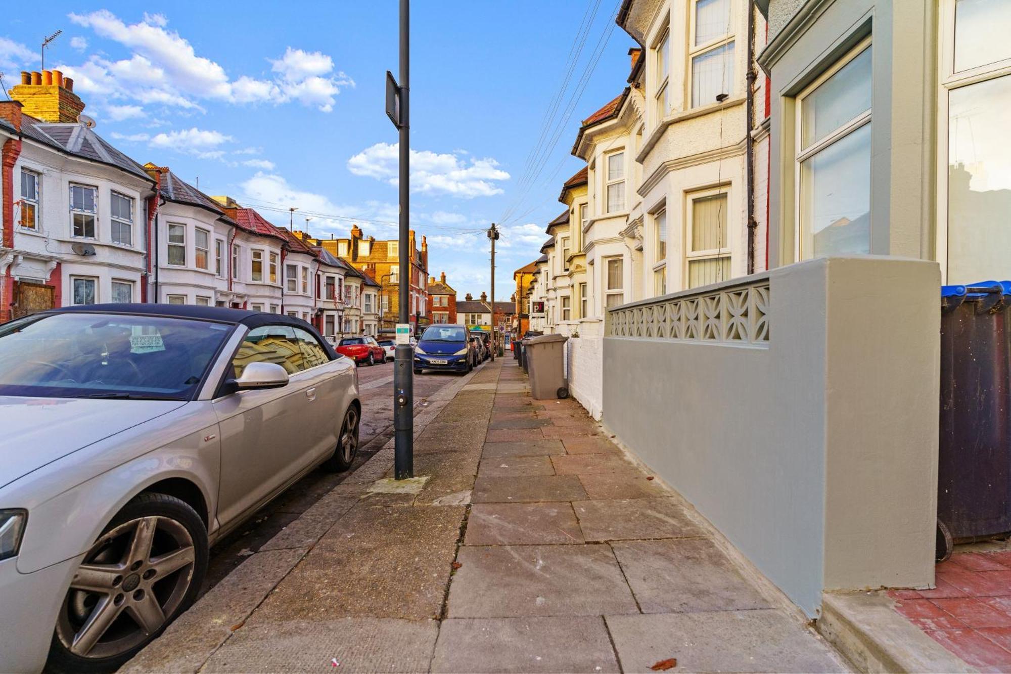 Guest house Modern Studio By Livestay Short Lets & Serviced London