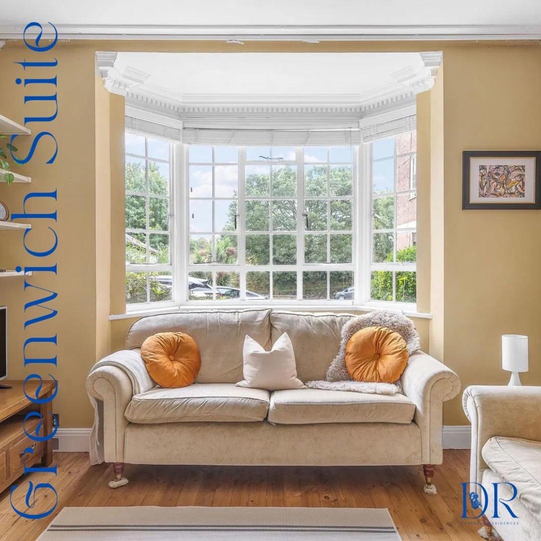The Greenwich Devereux Residences Apartamento