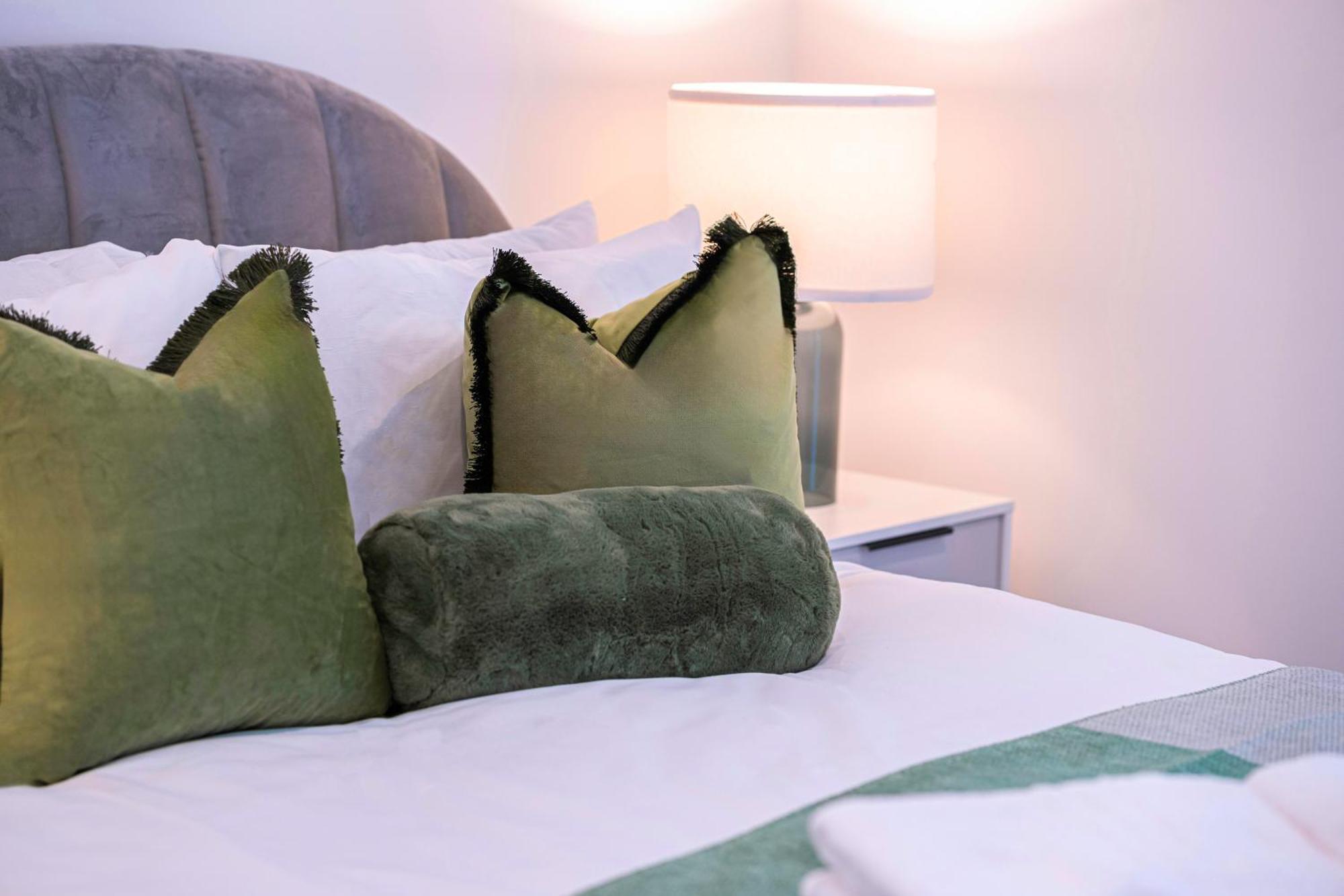 Lux 2 Bed 2 Bath With Riverviews London