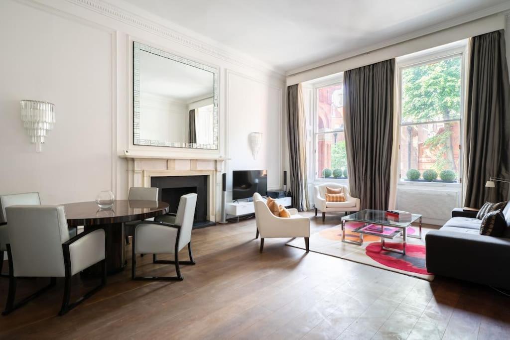 Super Knightsbridge 2 Bed Gound Floor Apartment