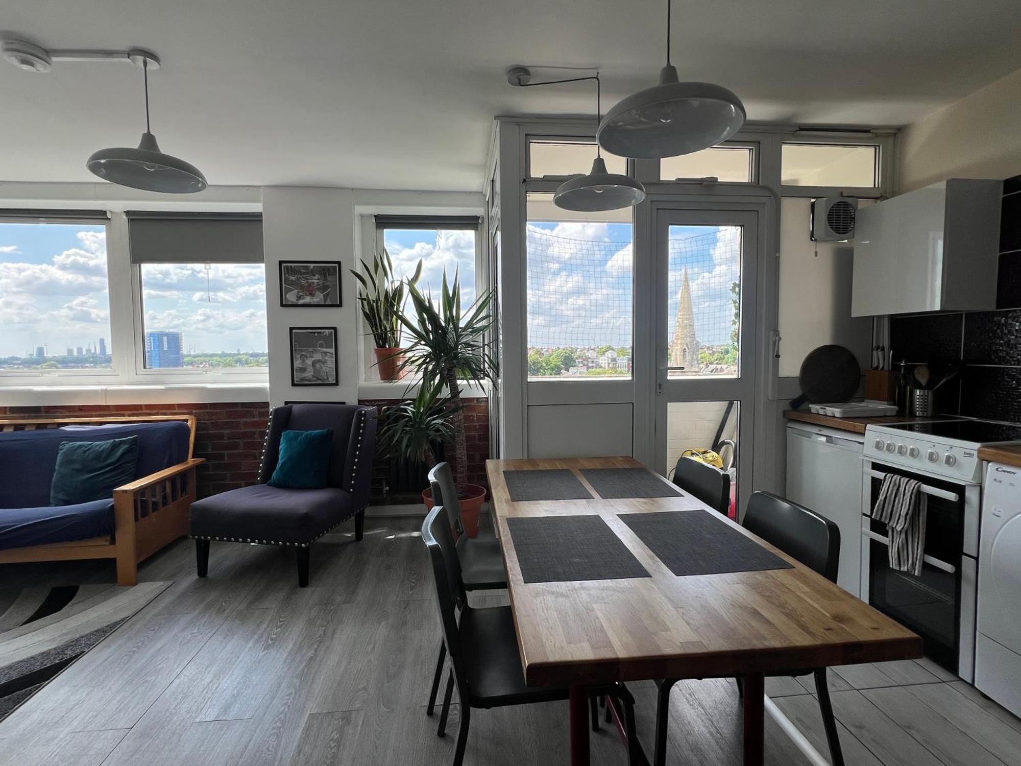 Apartment With Stuning Views Close To Center *