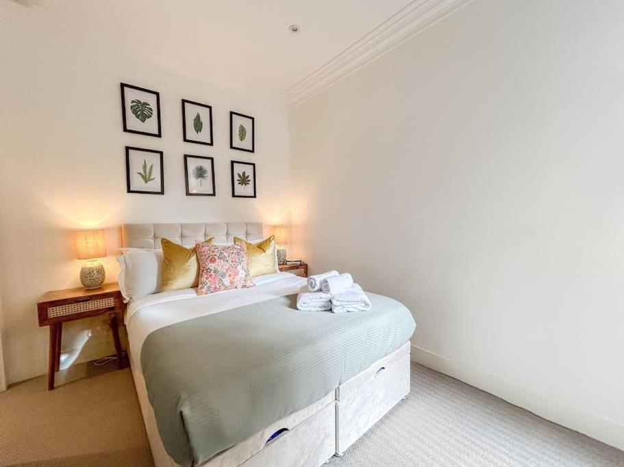 Stylish Hideaway With Oasis Garden *