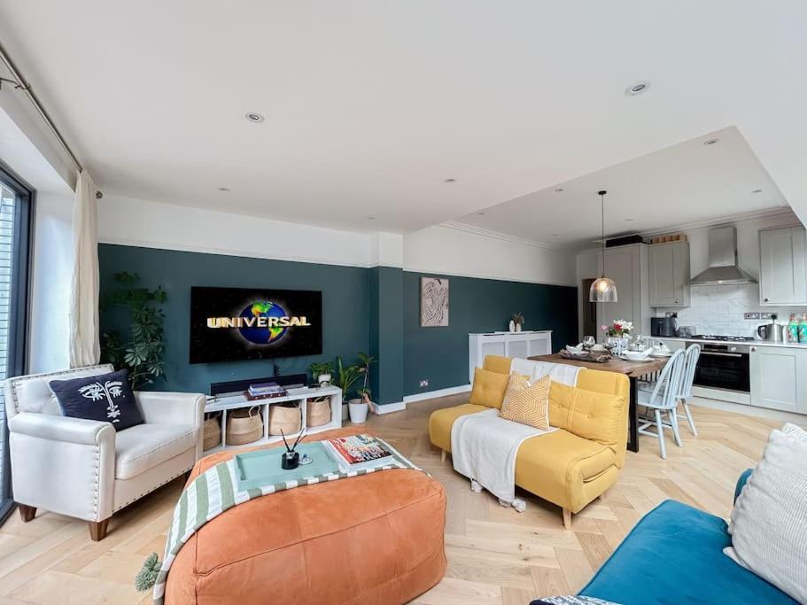 Apartment Stylish Hideaway With Oasis Garden *