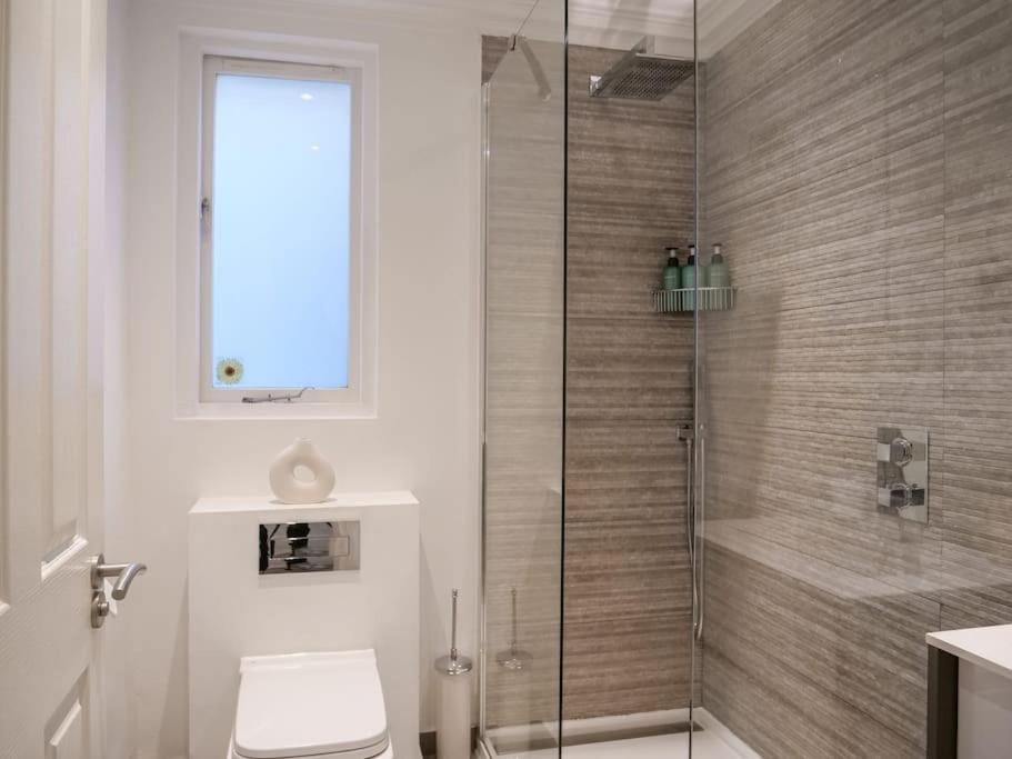 Stylish Hideaway With Oasis Garden London