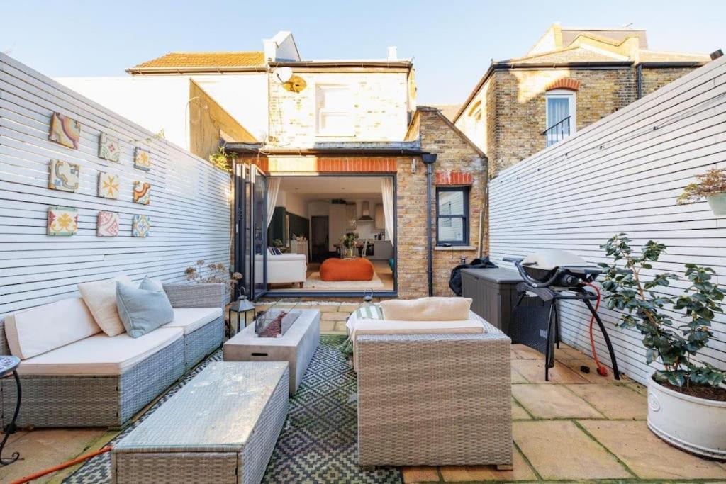Stylish Hideaway With Oasis Garden * London