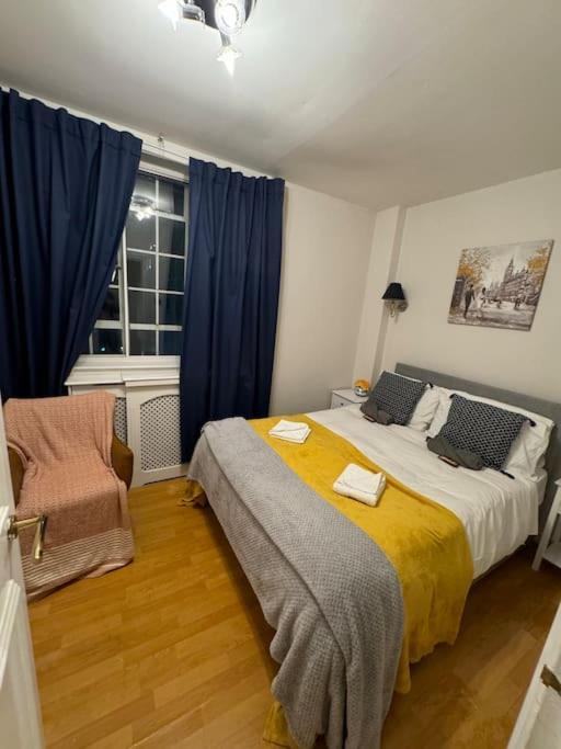 Amazing 2 Flat Bedroom In Chelsea Apartment London