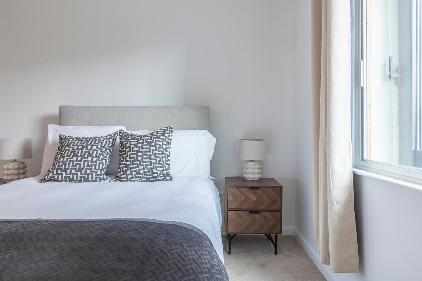 Apartment Waterfront London