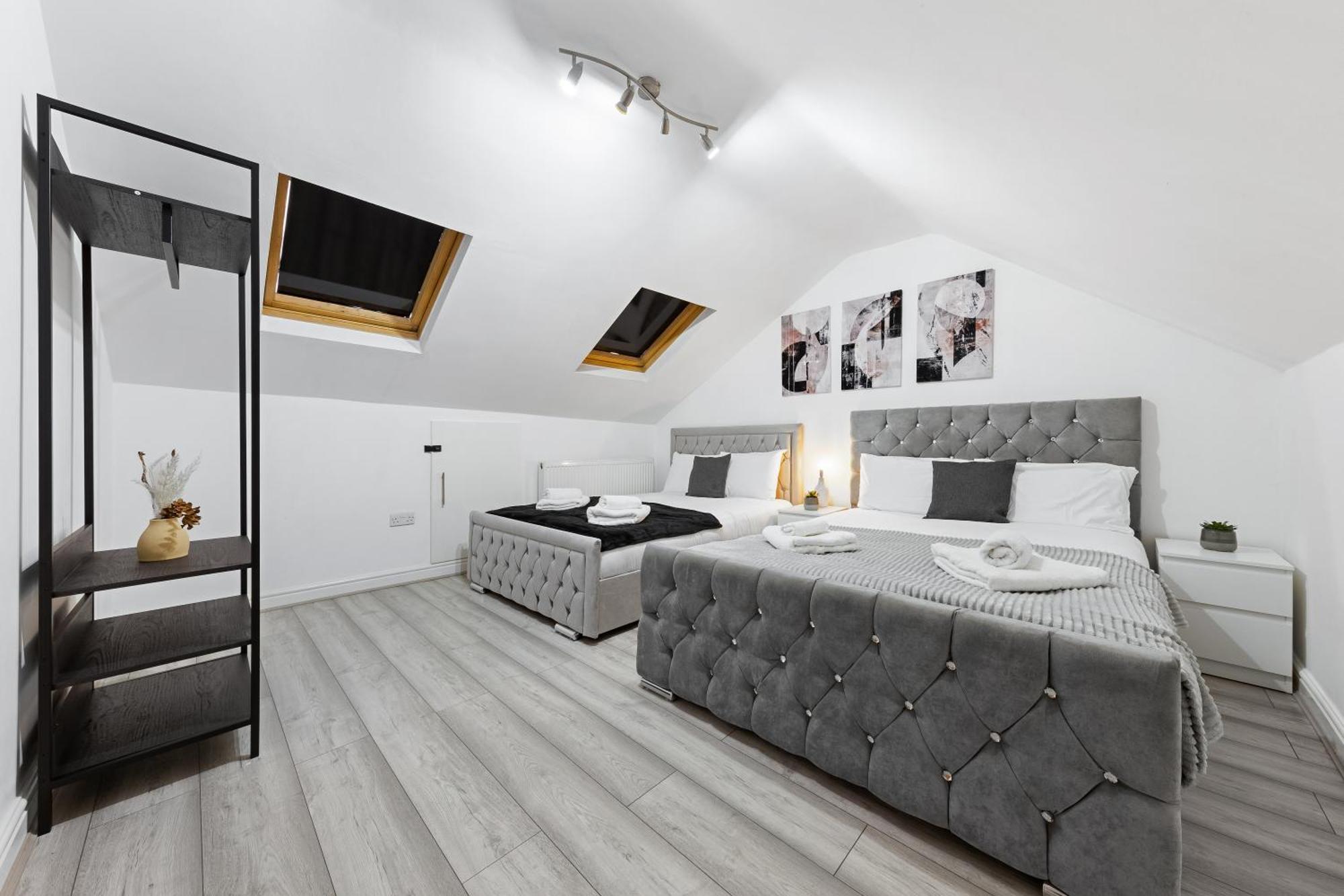 Hype - 10 Mins To Stadium - Sleeps 8 Apartment London