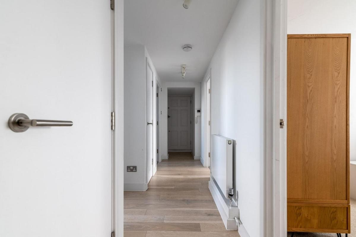 Relay Belgravia 22 * London