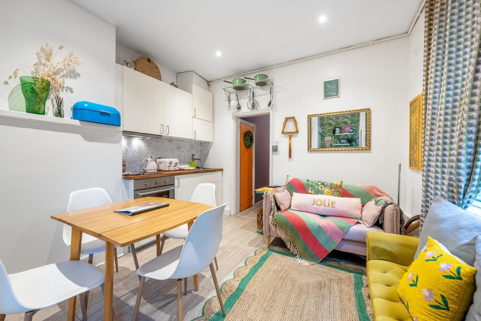 Claremont A - Apartment
