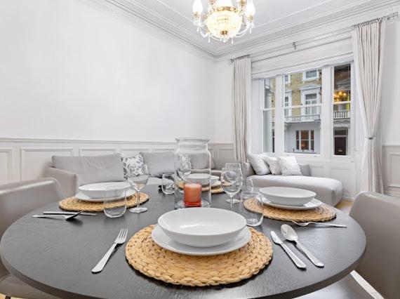 Casa Chelsea Lux 2 Bed Apartment
