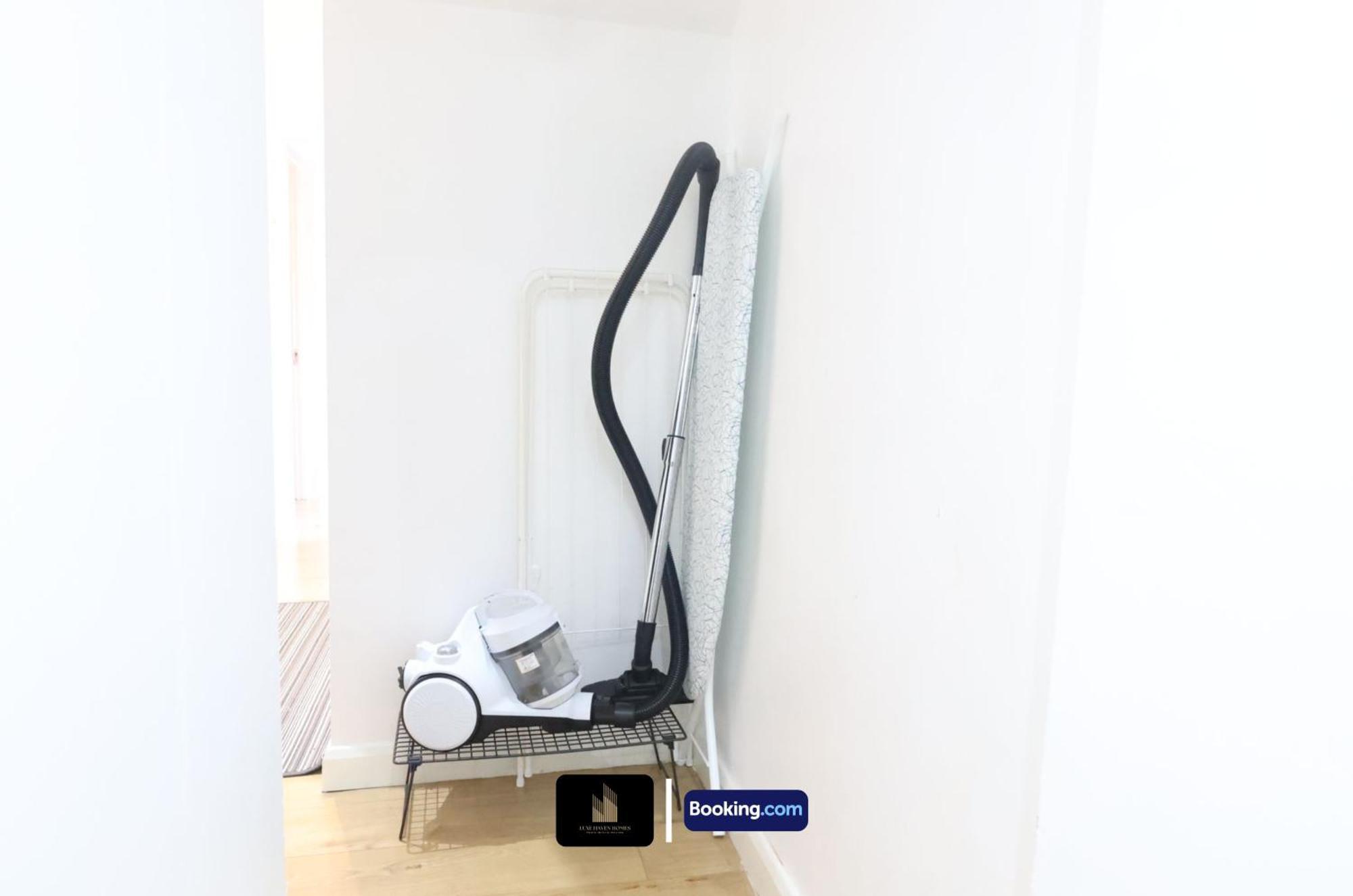 Stylish 2br Wifi - Free Parking - Canning Town Apartment