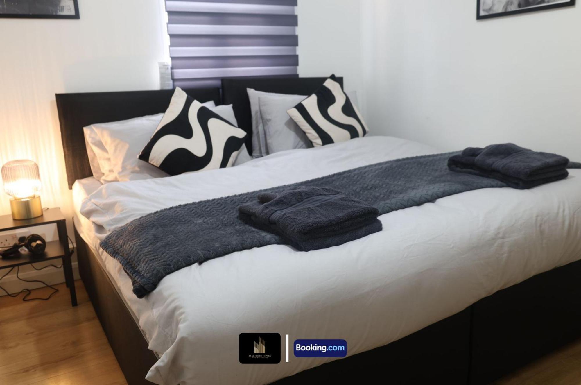 Stylish 2br Wifi - Free Parking - Canning Town Apartment *