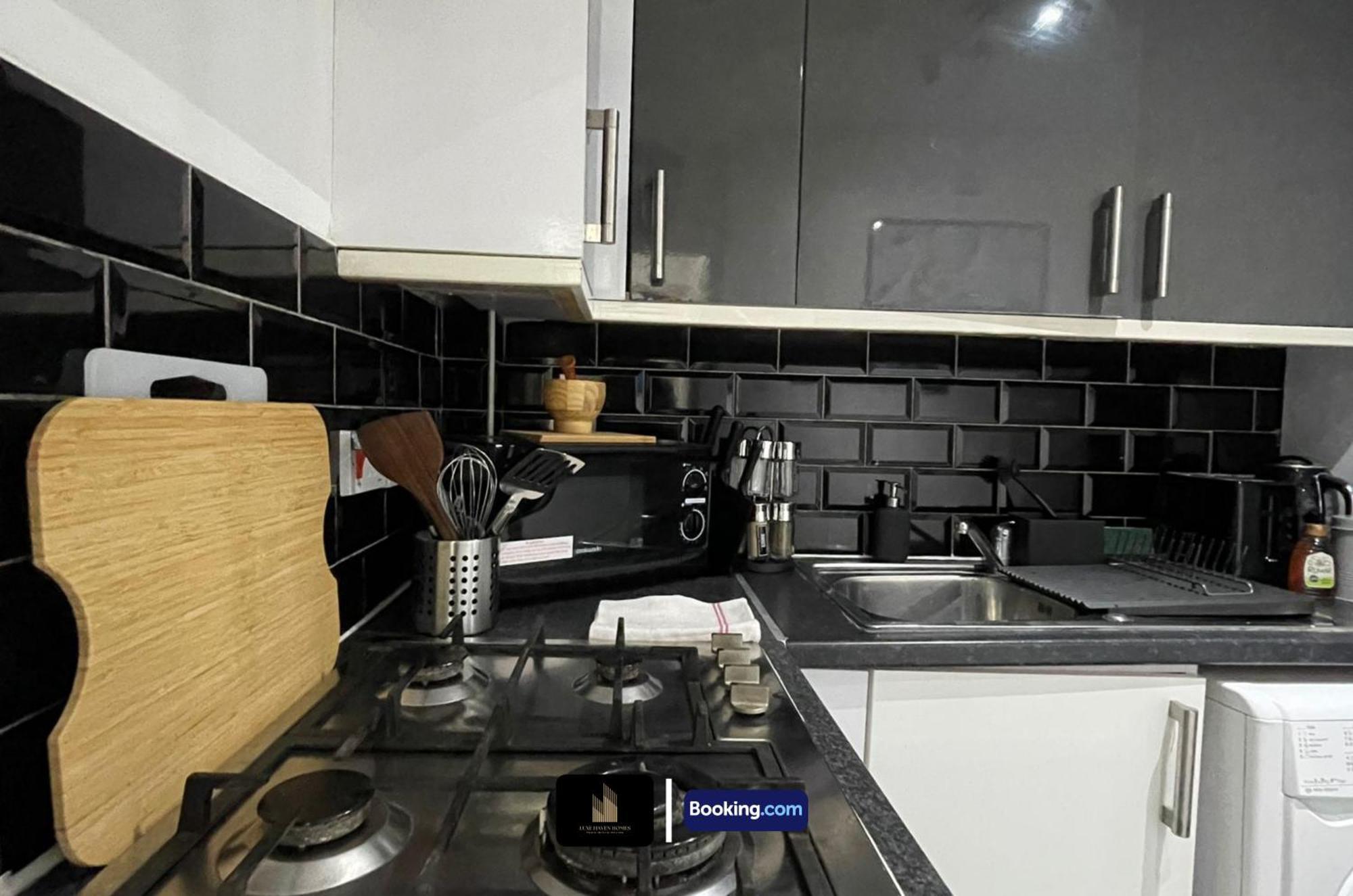 Stylish 2br Wifi - Free Parking - Canning Town * London