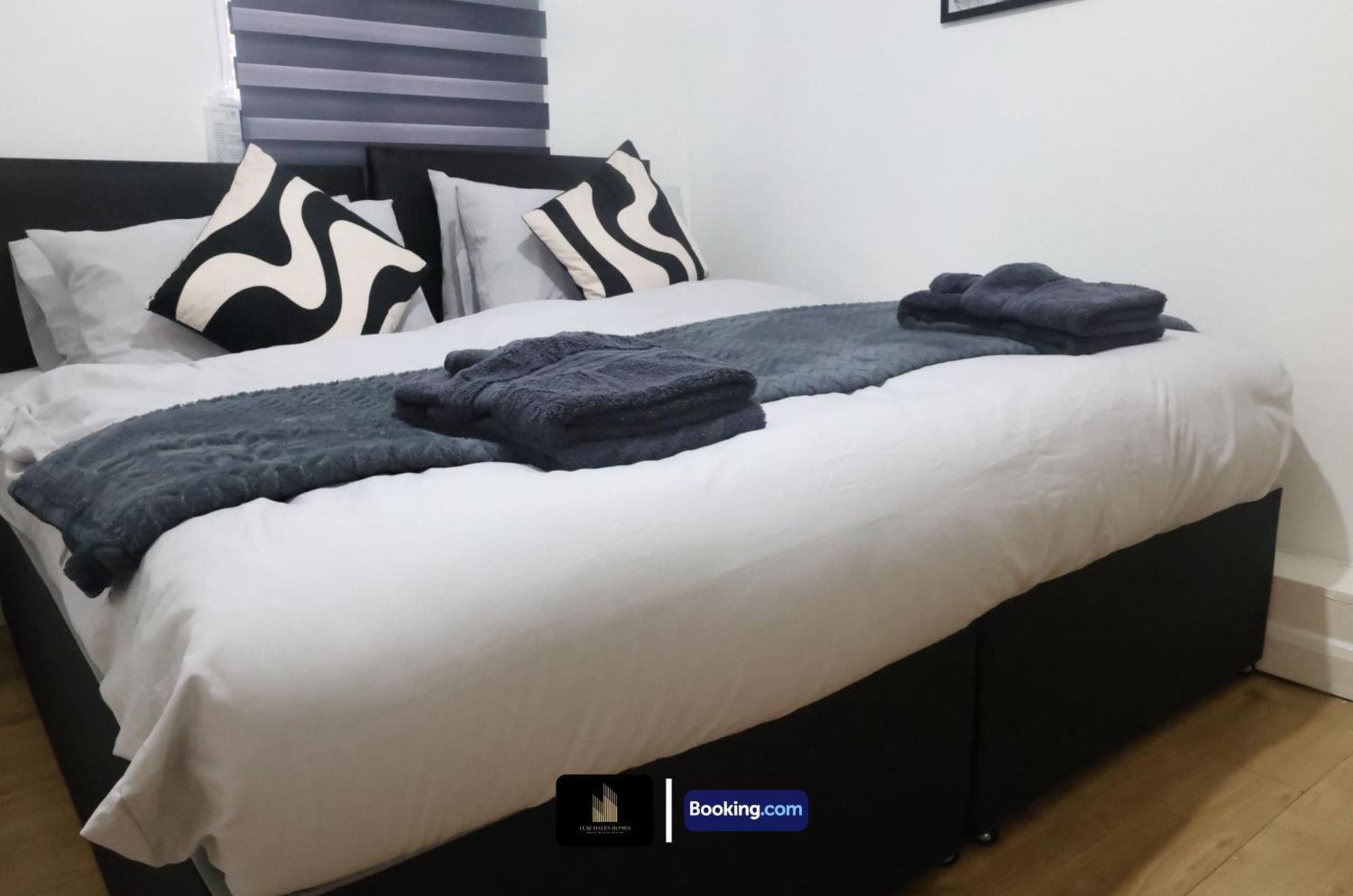 Stylish 2br Wifi - Free Parking - Canning Town *
