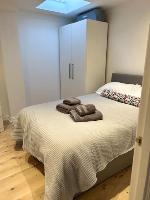 2 Bedroom Flat In Stoke Newington *
