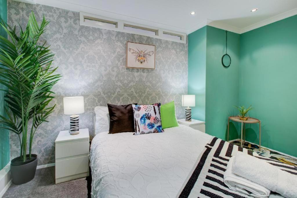 Apartment Park Lane Beautiful Family London