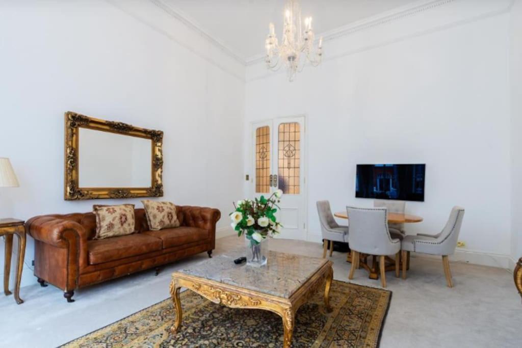 Apartment Pont Street By Capital London