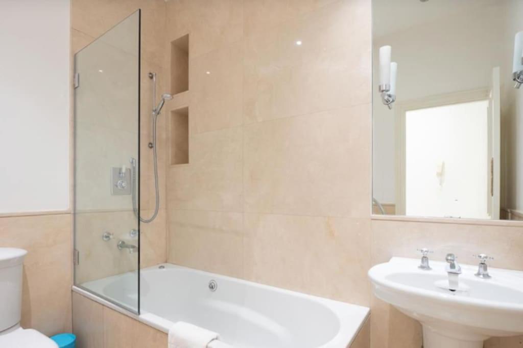 Pont Street By Capital Apartment