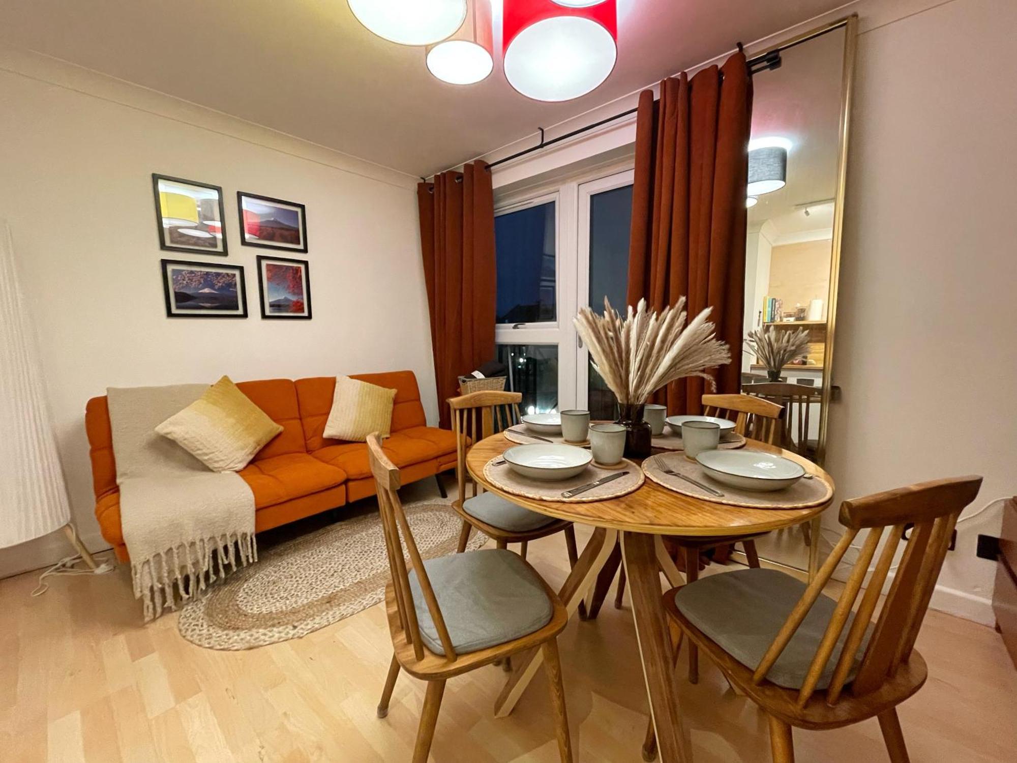 Canary Wharf Waterside Flat Homestay *