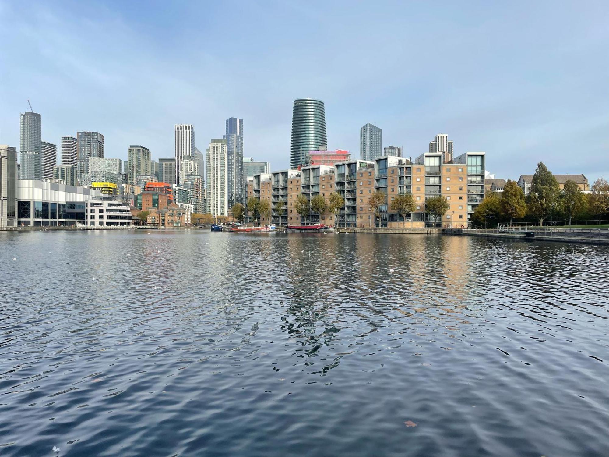 Canary Wharf Waterside Flat Homestay London