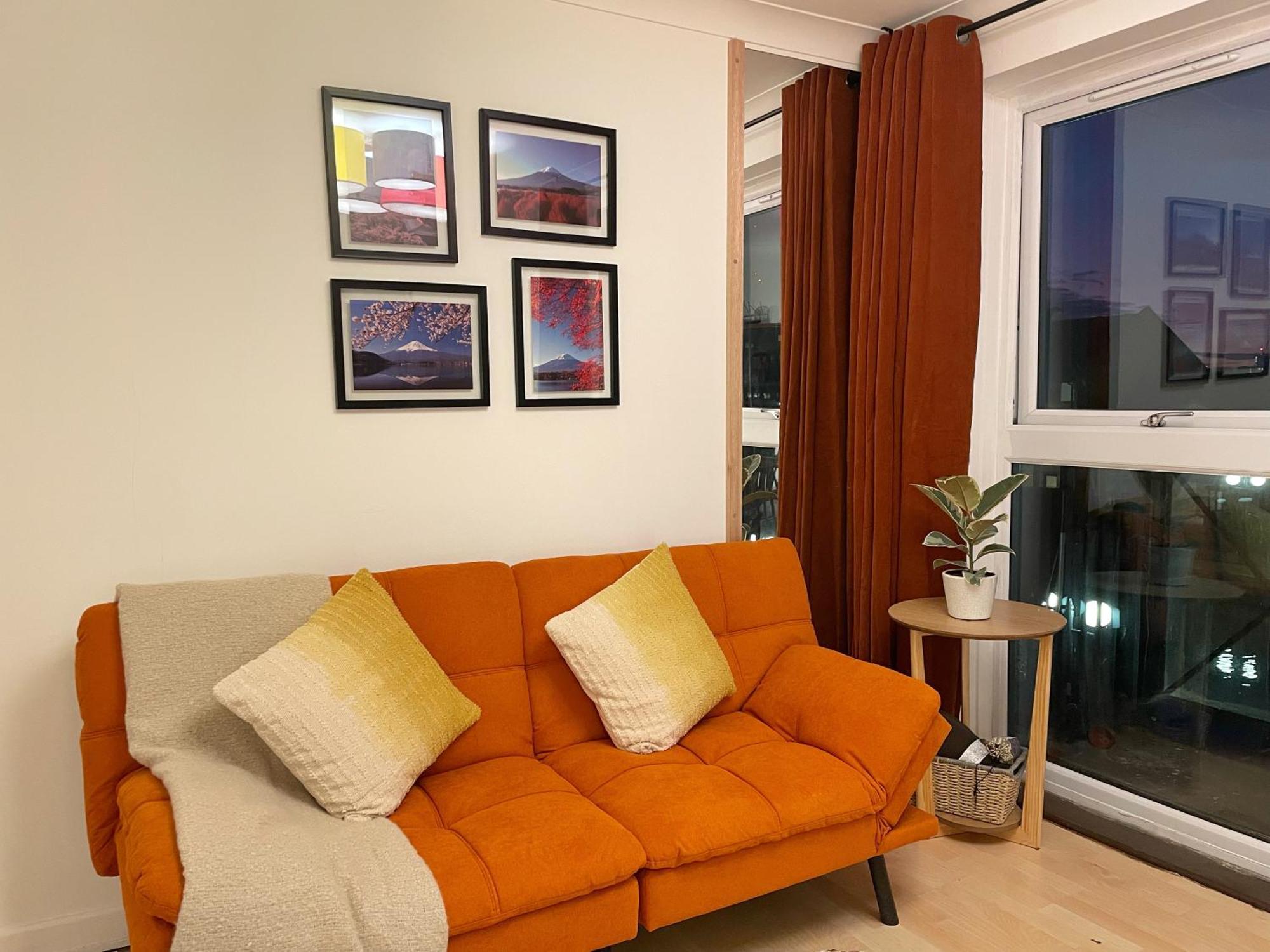 Canary Wharf Waterside Flat Homestay *